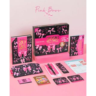 Pink Bows Year Gift Box 2026